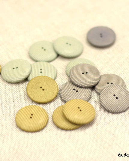 Plouhinec button striped pawn 28 mm