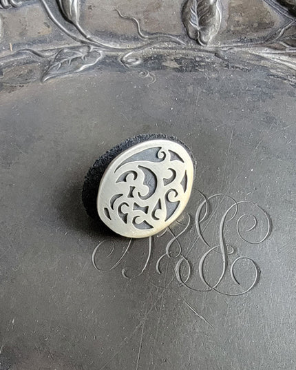 JUL Modern Ornate Circle Stud Button