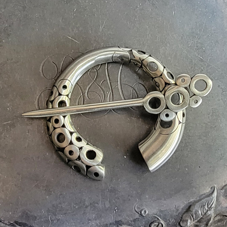 JUL Lua Penannular Brooch