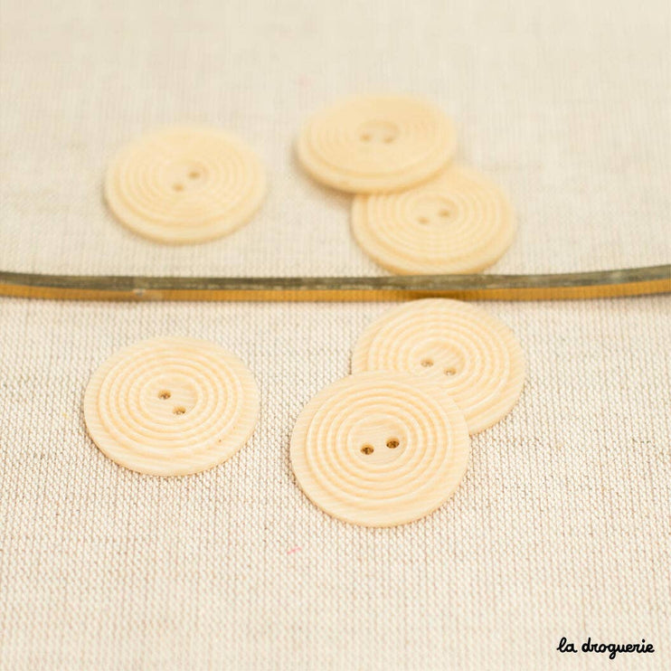 Circled Sand Grain Button 2 Holes 31 mm