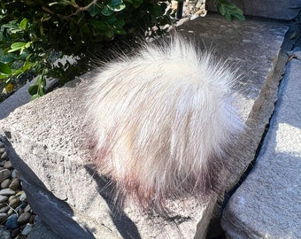 Pom Pom with Snap-Luxury Faux Fur