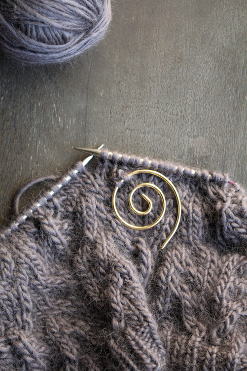 Curly Cable Needle/Shawl Pin